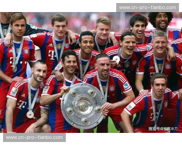 狼嚎震彻安联！沃尔夫vs拜仁直播：一场火星撞地球的德甲巅峰对决